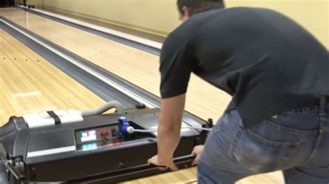 How to Choose the Right Bowling Oiling Machine?