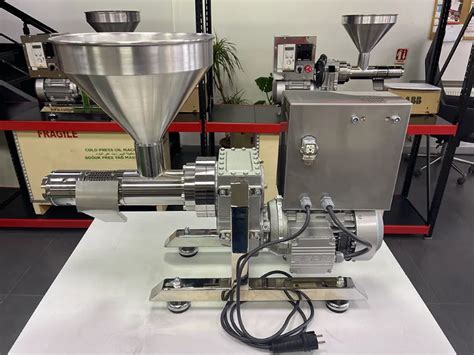 How to Choose the Right Cold Oil Press Machine?
