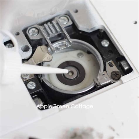 How to Choose the Right Oiling a Sewing Machine 1099 Sewing Machine?